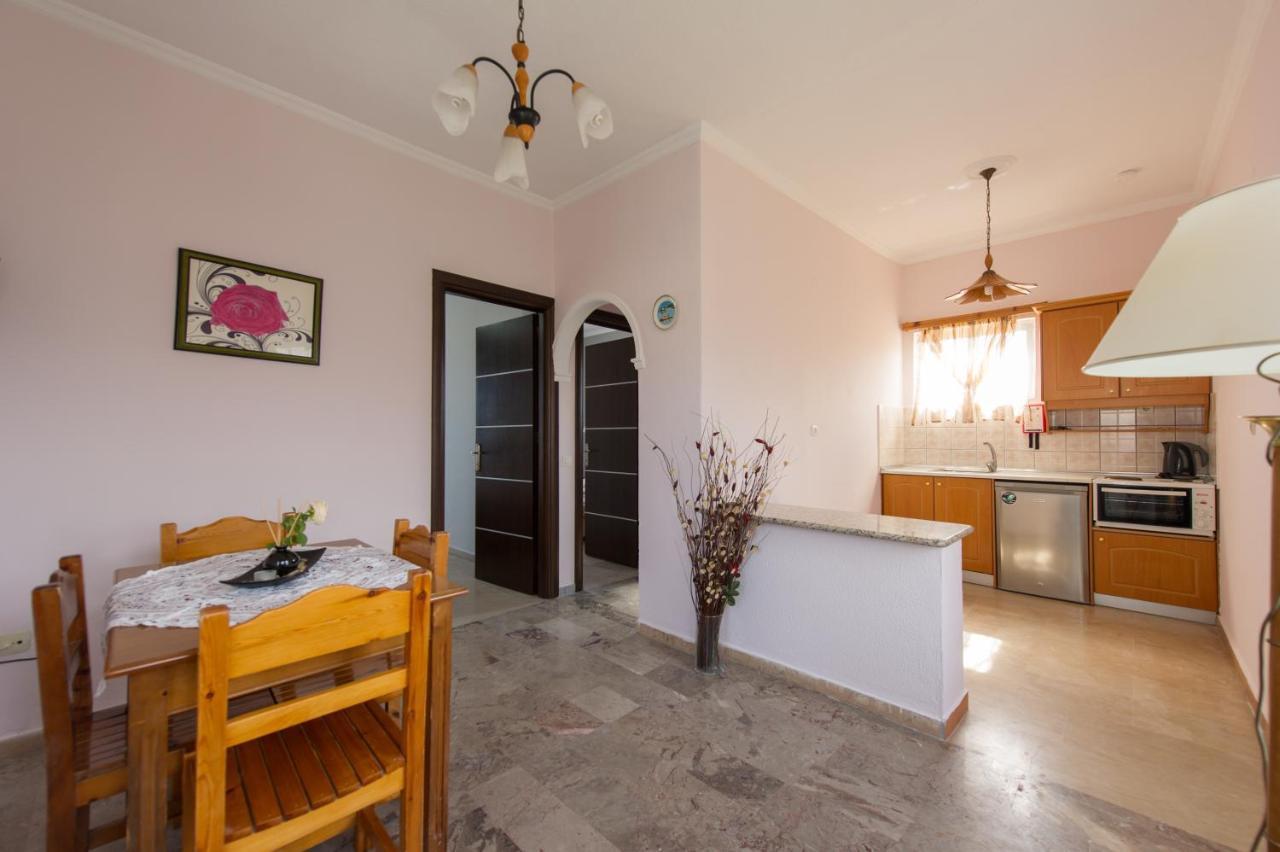 Makis Studios Roda  Extérieur photo